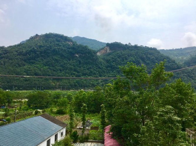 广安天晨庄园：城市绿肺中的休闲乐土